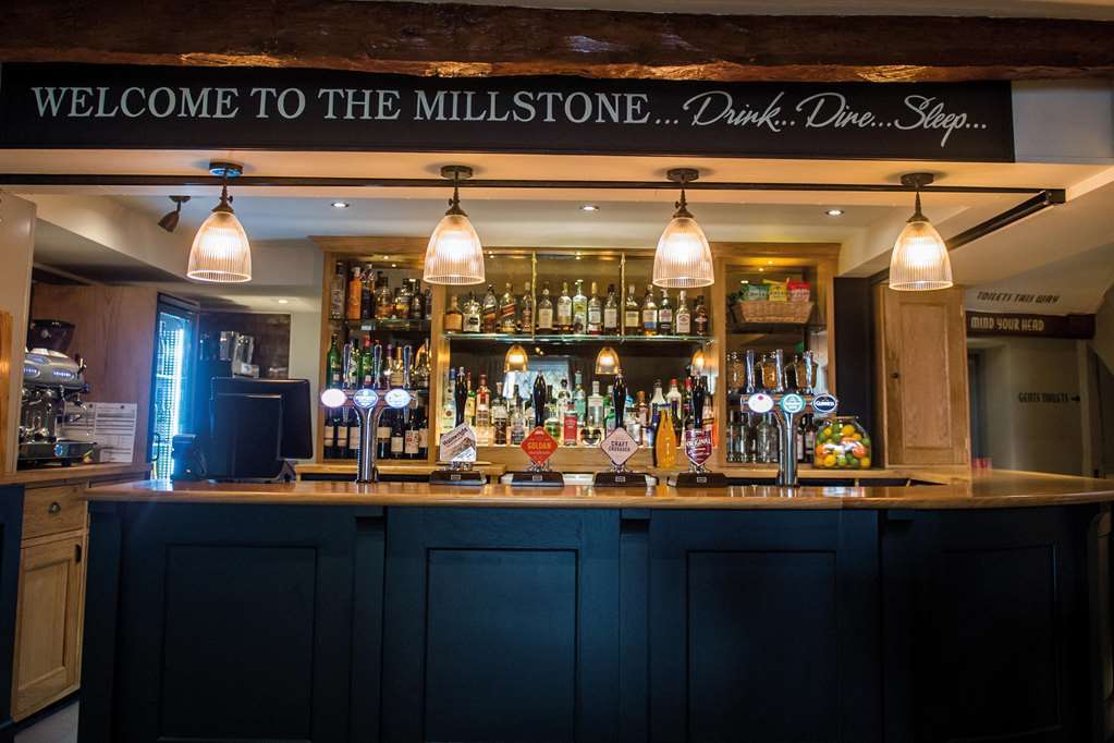 布莱克本 The Millstone, Mellor酒店 餐厅 照片 The Millstone Bar