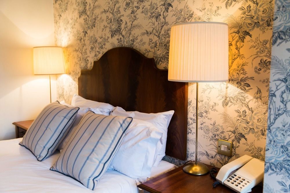 布莱克本 The Millstone, Mellor酒店 外观 照片 A bedroom at the hotel