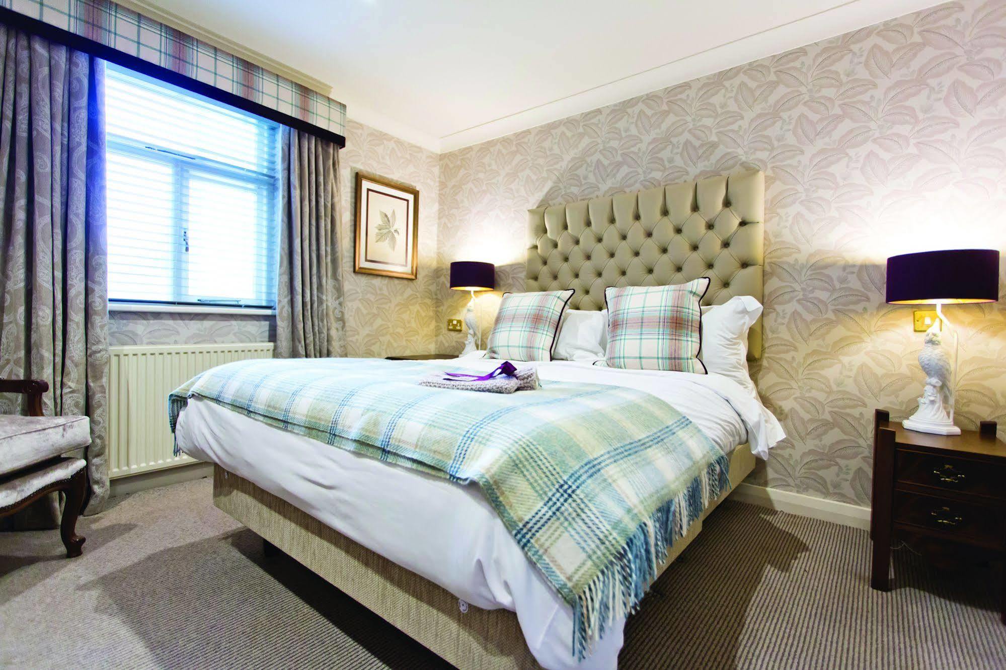 布莱克本 The Millstone, Mellor酒店 外观 照片 A bedroom at the hotel